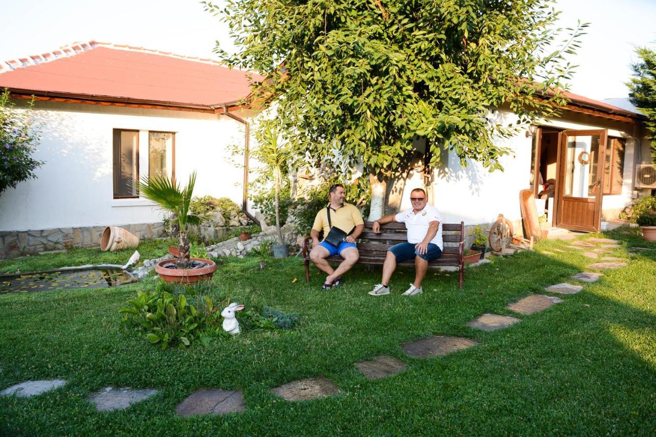 Guest House Raiski Kаt Mezek Eksteriør bilde